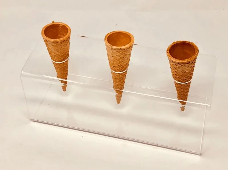 Suport Cornete Gelato din Plexiglas pentru Tejghea – 3 Locuri
